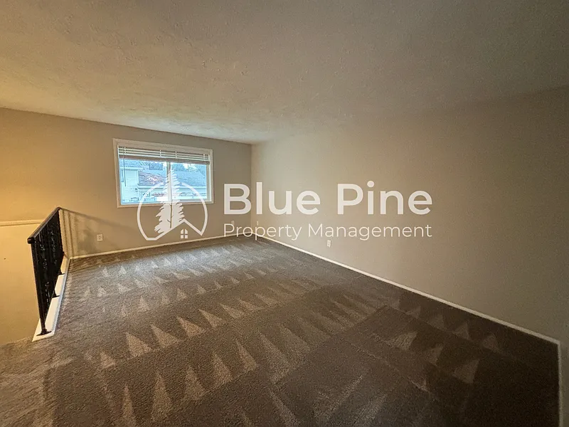2 bed, 1.0 bath, 950 sqft, $1,095 — Photo 3