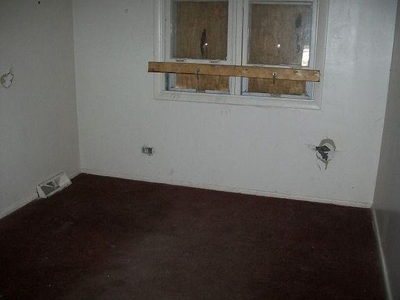2nd image of 10837 S Vincennes Ave