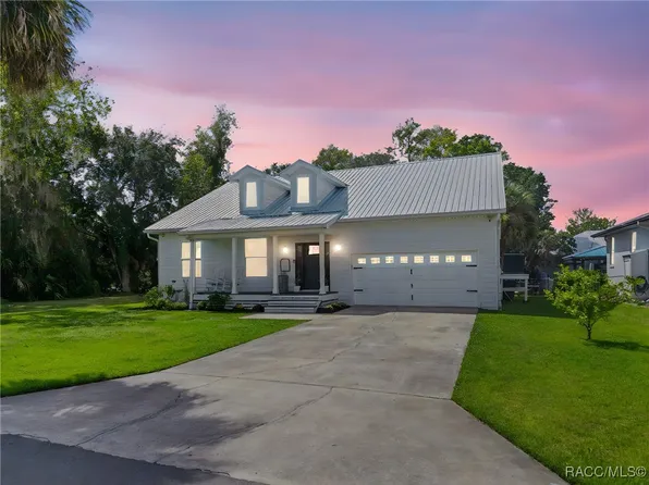 1432 SE 4th Ave, Crystal River, FL 34429