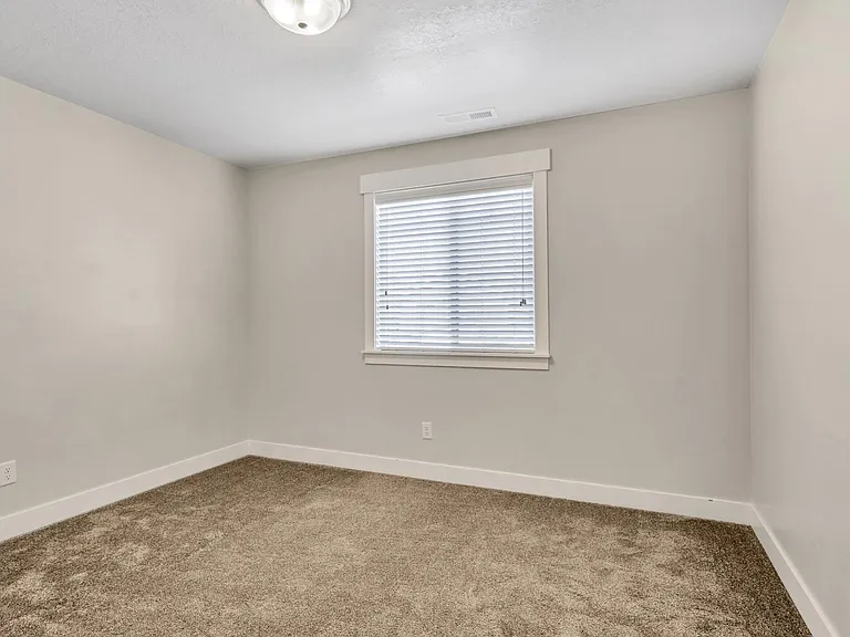209 W Whitewater Dr — Photo 18