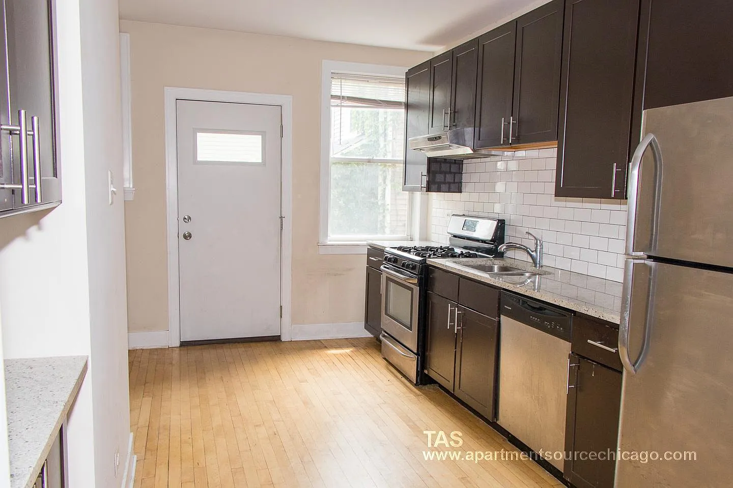 2 bed, 1050 sqft, $2,595 — Photo 1