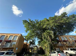 17911 NW 68th Ave APT M206, Hialeah, FL 33015