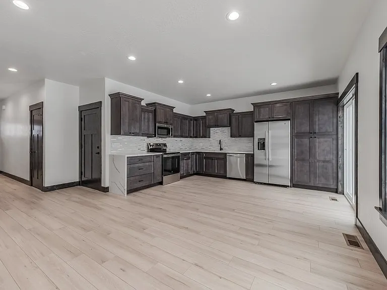 218 E Lobo Loop — Photo 7