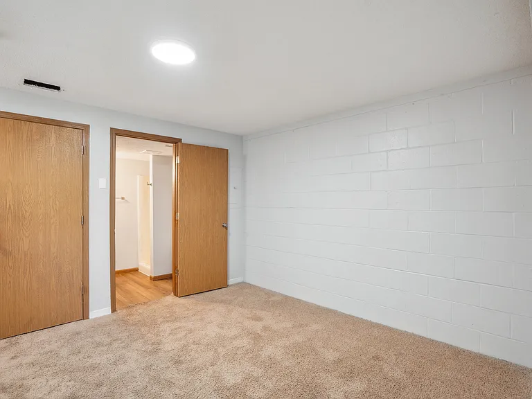 2555 Clearwater Ct — Photo 20
