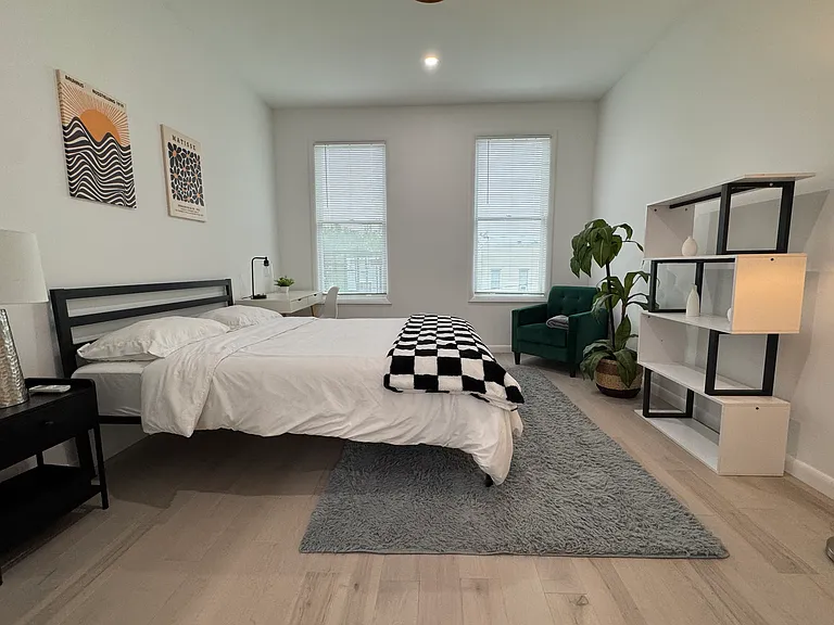 216 Halladay St — Photo 4