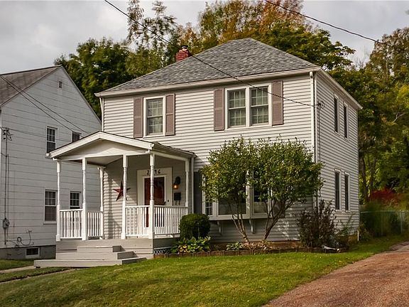 2nd image of 2746 Elmwood St