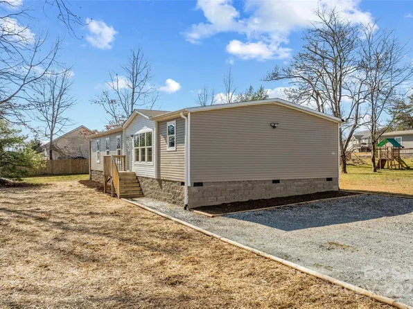 31 Kiwassa Ln, Hendersonville, NC 28792