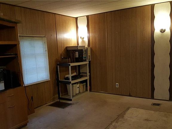 5th image of 1845 County Road 424