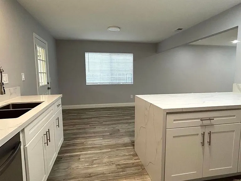 943 Georgia St — Photo 2