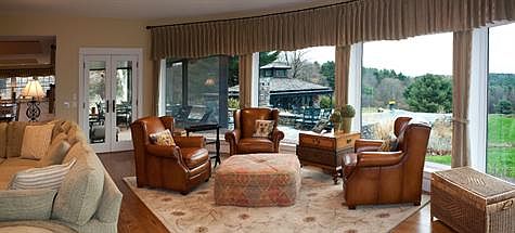 living sitting & spa