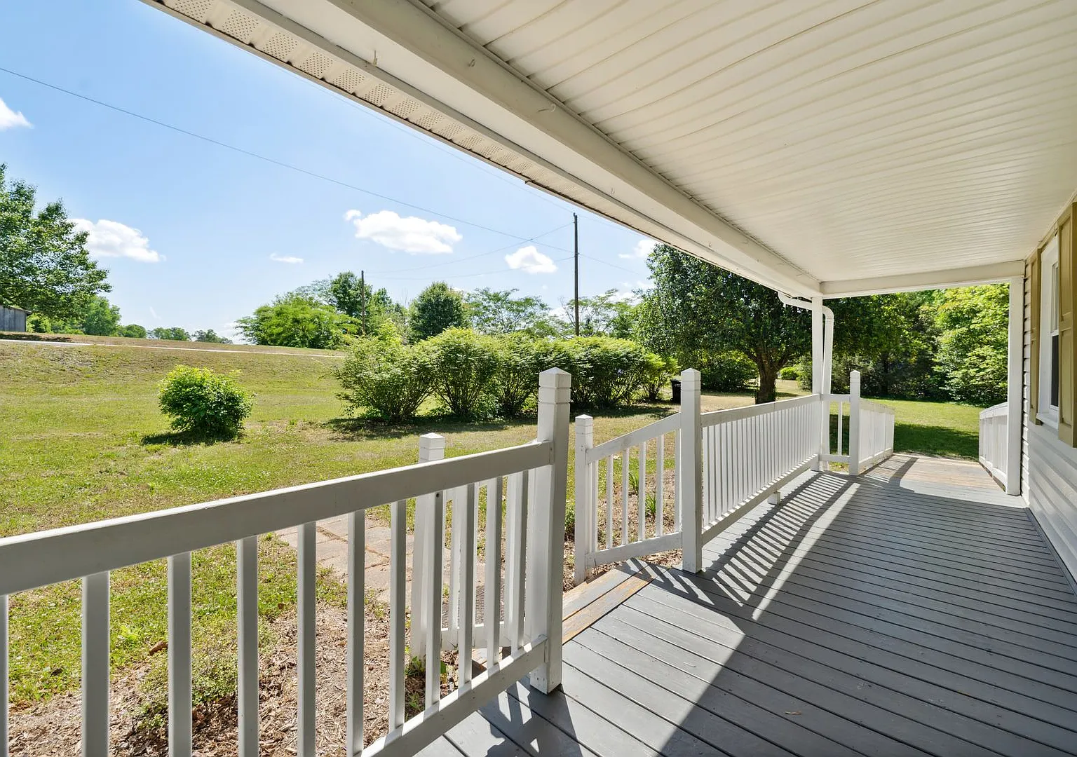 Beautifully Renovated 4 Bedroom 2 Bath in South Raleigh — Photo 2