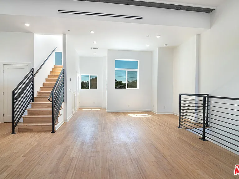 1411 N Tremont St #2 — Photo 8