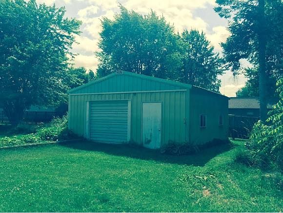 2nd image of 223 N Krueger St