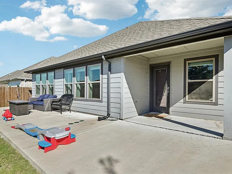 312 Scenic Point Dr — Photo 27
