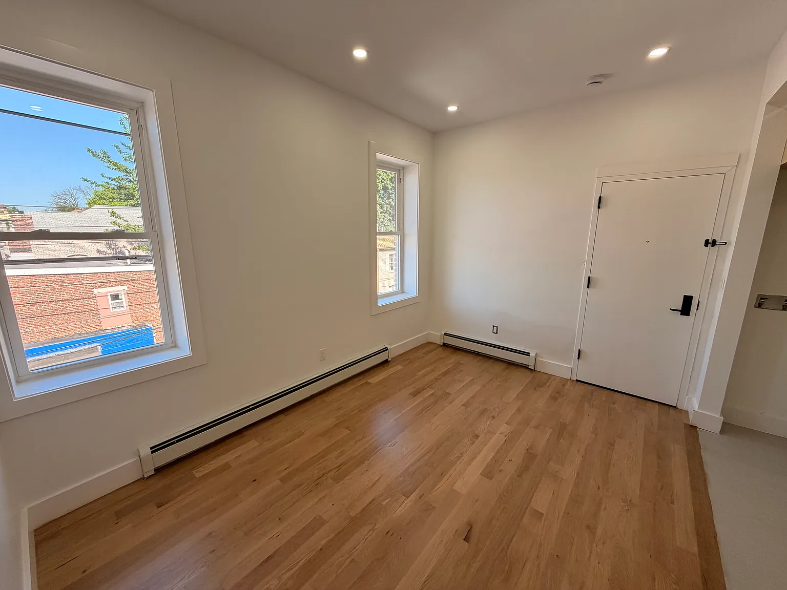 2 bed, 1000 sqft, $1,850 — Photo 4
