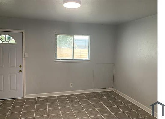 3rd image of 404 N 16th St #8