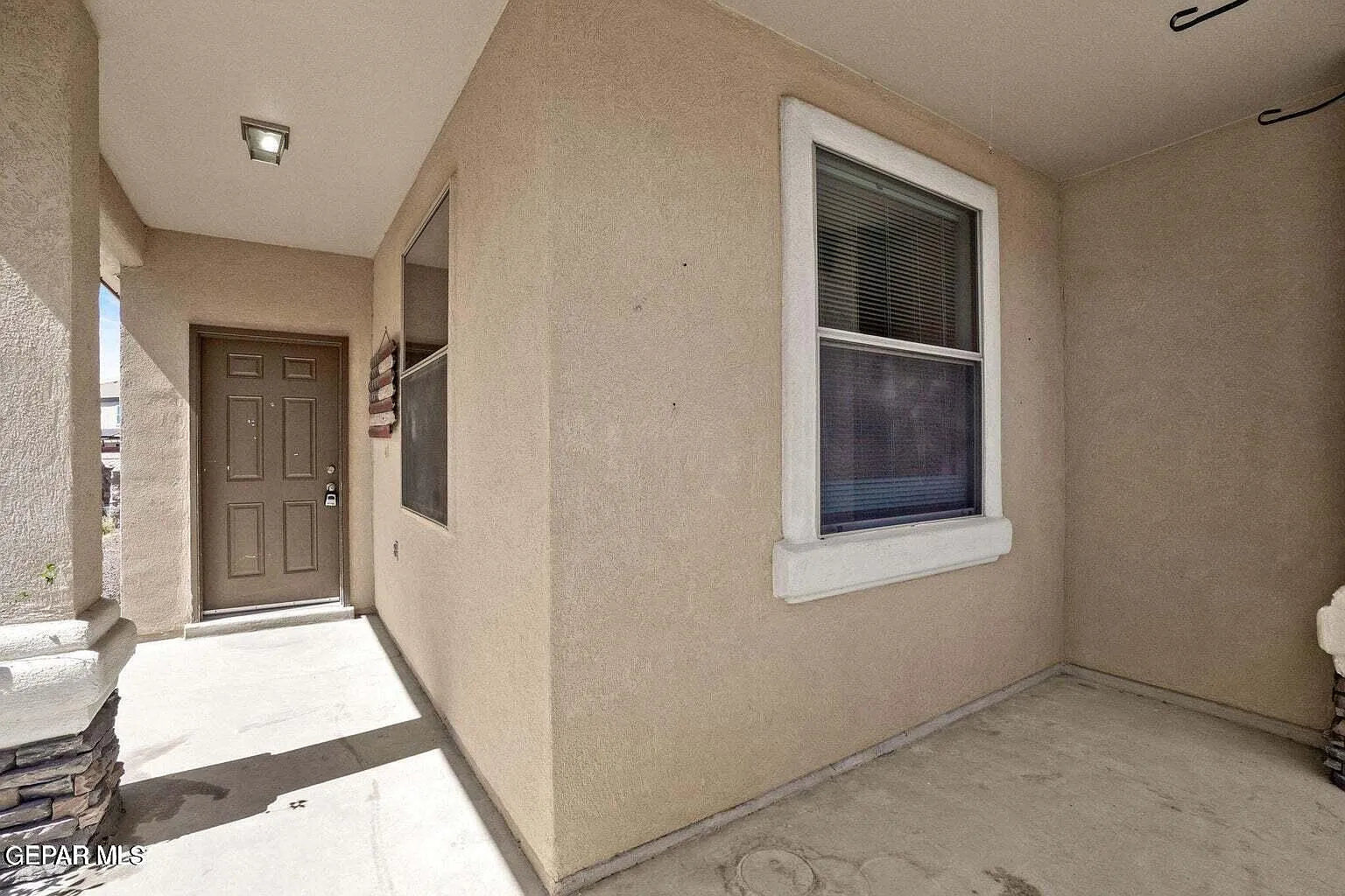 3 bed, 2.0 bath, 1392 sqft, $1,545 — Photo 3
