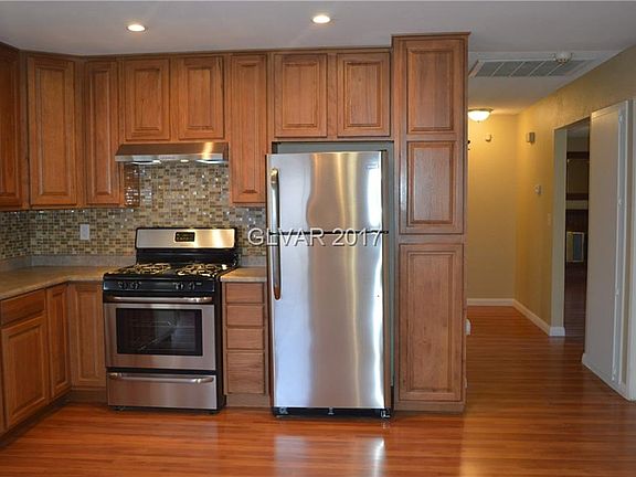 3rd image of 4245 Newhaven Dr #0