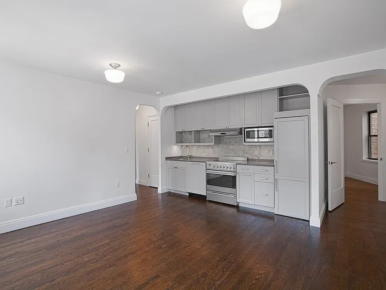 62 Leroy St #2BC — Photo 6