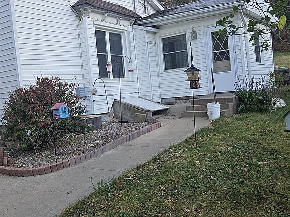 3rd image of 103 Cross St