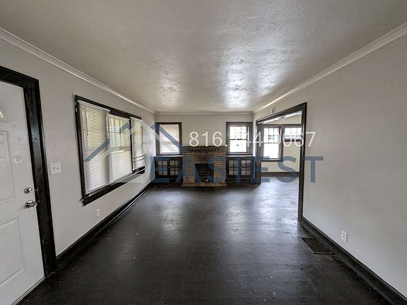 3rd image of 5225 Woodland Ave