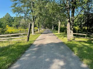 1110 W Alderwood Ln, Lake Forest, IL 60045