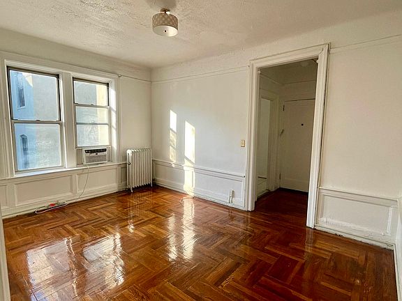 2nd image of 3052 34th St APT 5c