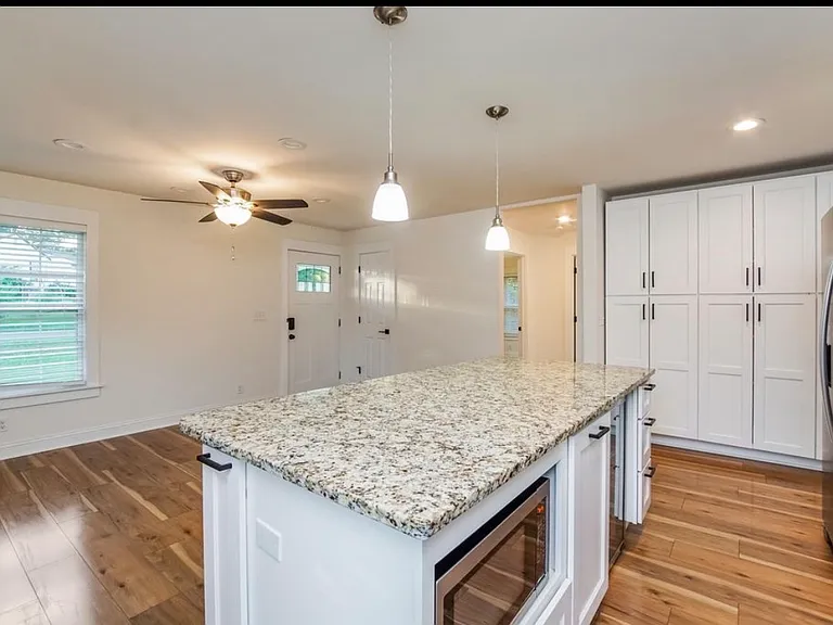 435 Lansing St — Photo 7