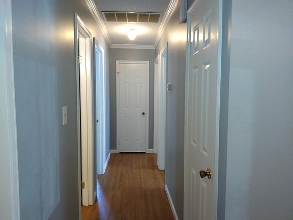 Hallway to bedrooms