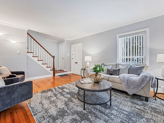 3rd image of 732 Berick Dr
