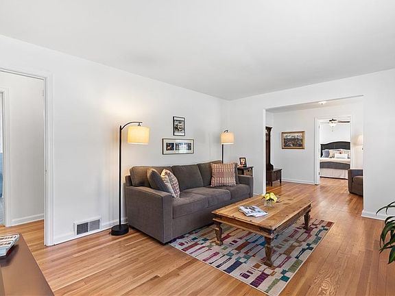 5th image of 2738 Harrington Dr