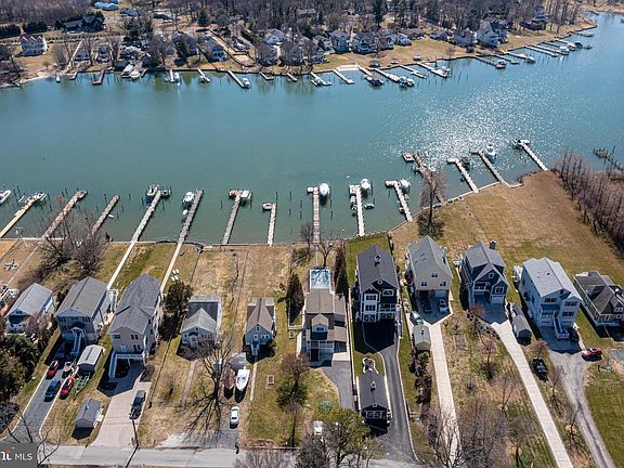 4th image of 3809 Clarks Point Rd