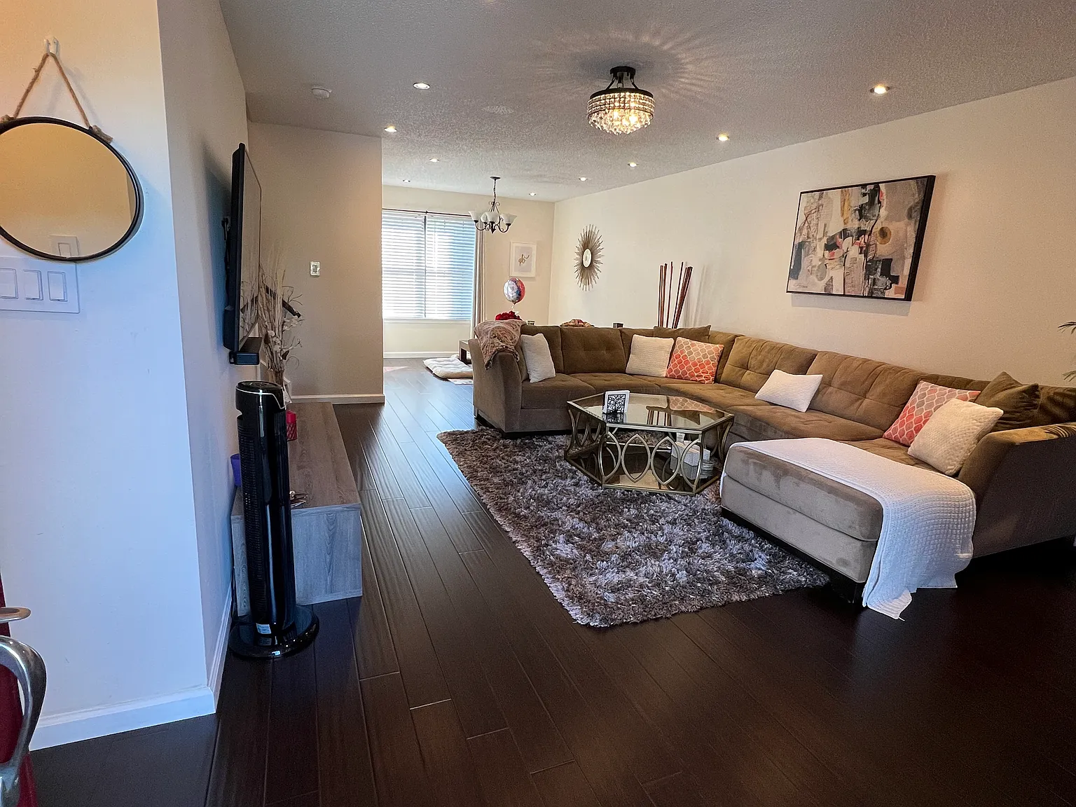3 bed, 2.5 bath, 1350 sqft, $3,000 — Photo 1