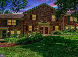 8360 Forrester Blvd #472, Springfield, VA 22152