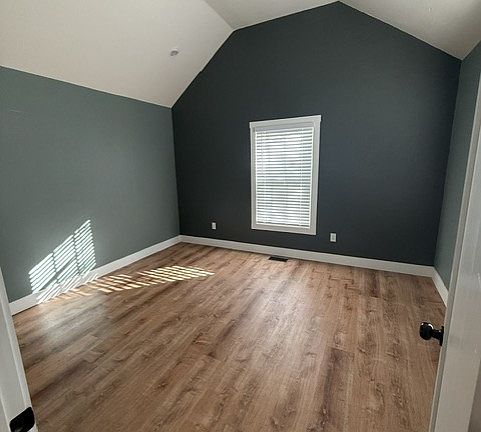4th image of 803 Shoshone Pl #B