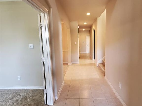 3rd image of 2699 Safe Harbor Dr