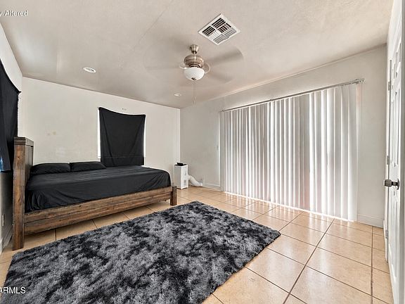 5th image of 1130 E 6th Street