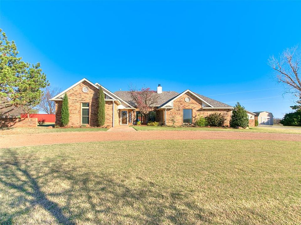 1st image of 1121 Silver Oaks Dr