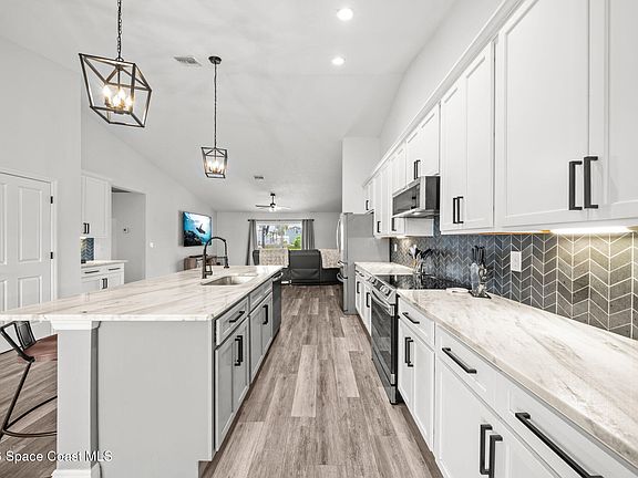 4th image of 4364 Prentice Ln