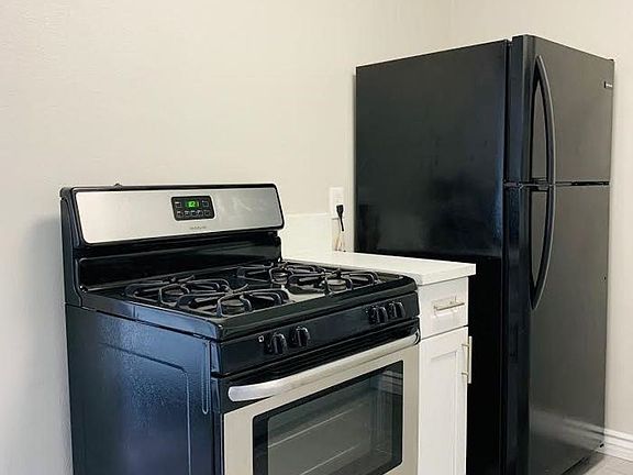 3rd image of 1748 18th St #B