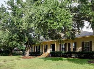 28 Bayou View Dr, Gulfport, MS 39507