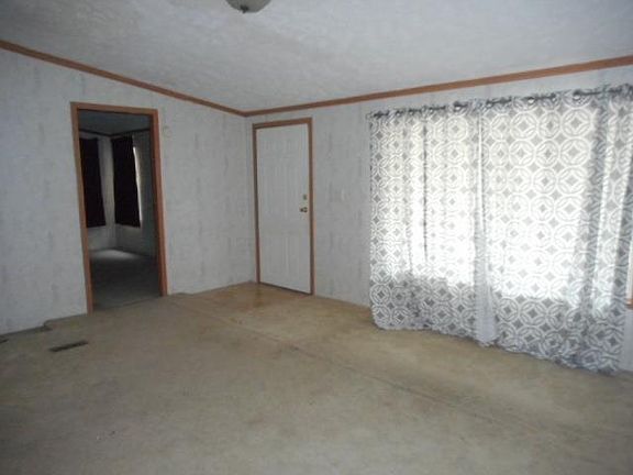 4th image of 1969 Mullins Ln