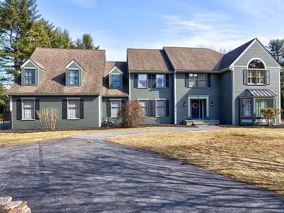 2nd image of 20 Honey Hollow Road