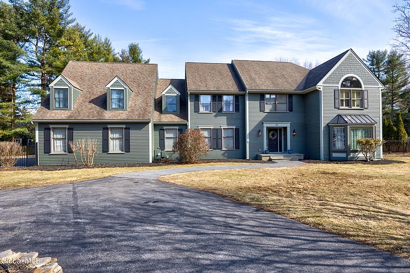2nd image of 20 Honey Hollow Road