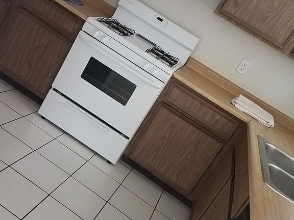 3rd image of 12625 Parma Dr