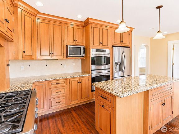 3rd image of 413 Quince Street NE
