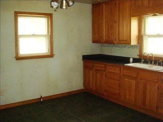 3rd image of 1217 Westwood Dr