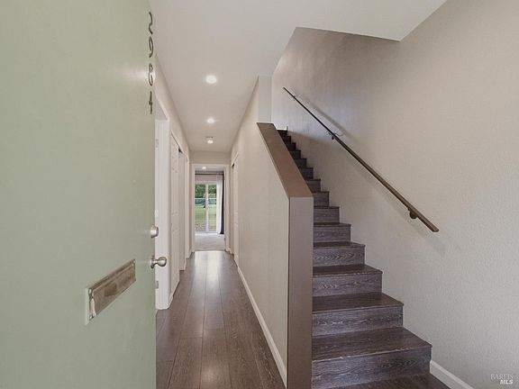 4th image of 2984 Yulupa Avenue