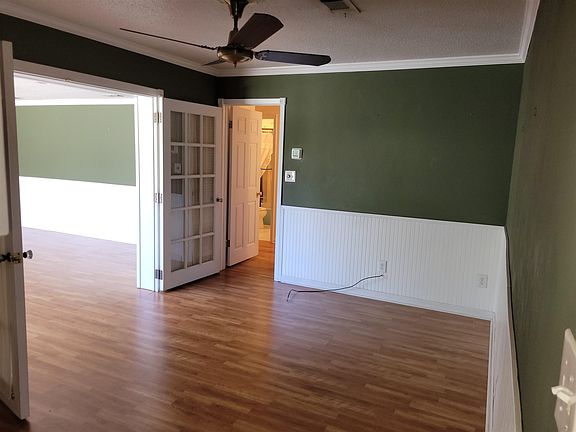 4th image of 240 Lee Dr
