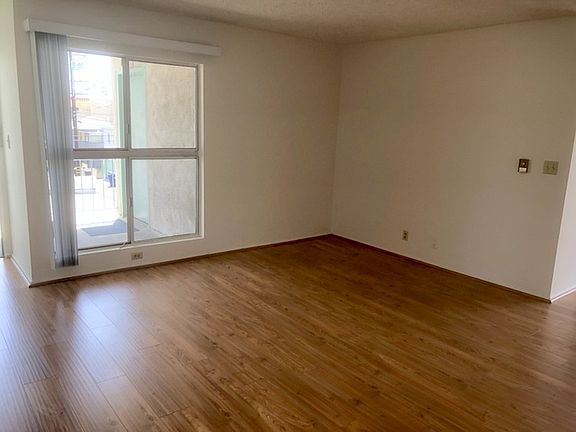 2nd image of 1310 20th St APT 10